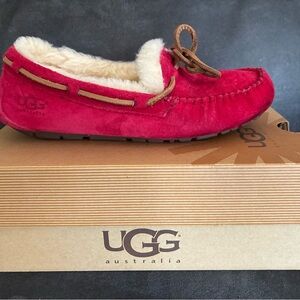 UGG W Dakota Red Moccasin Slippers